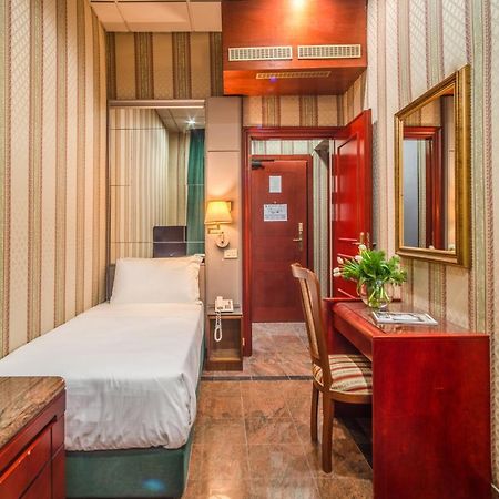 Castro Pretorio Easy Rooms Рим Екстериор снимка