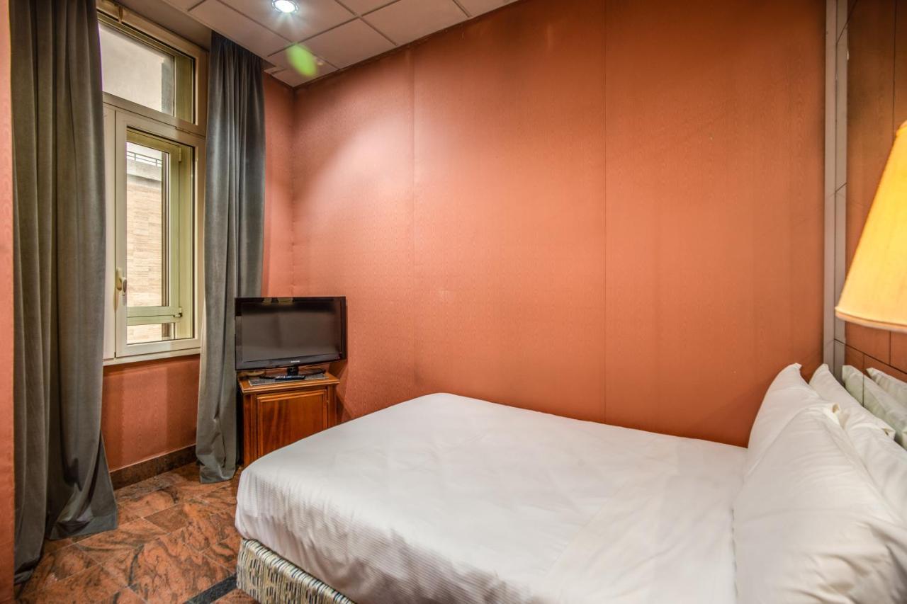 Castro Pretorio Easy Rooms Рим Екстериор снимка