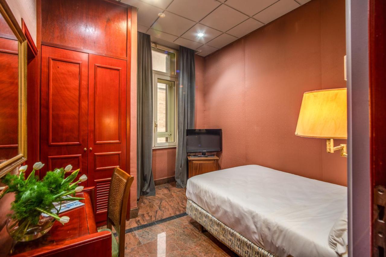 Castro Pretorio Easy Rooms Рим Екстериор снимка