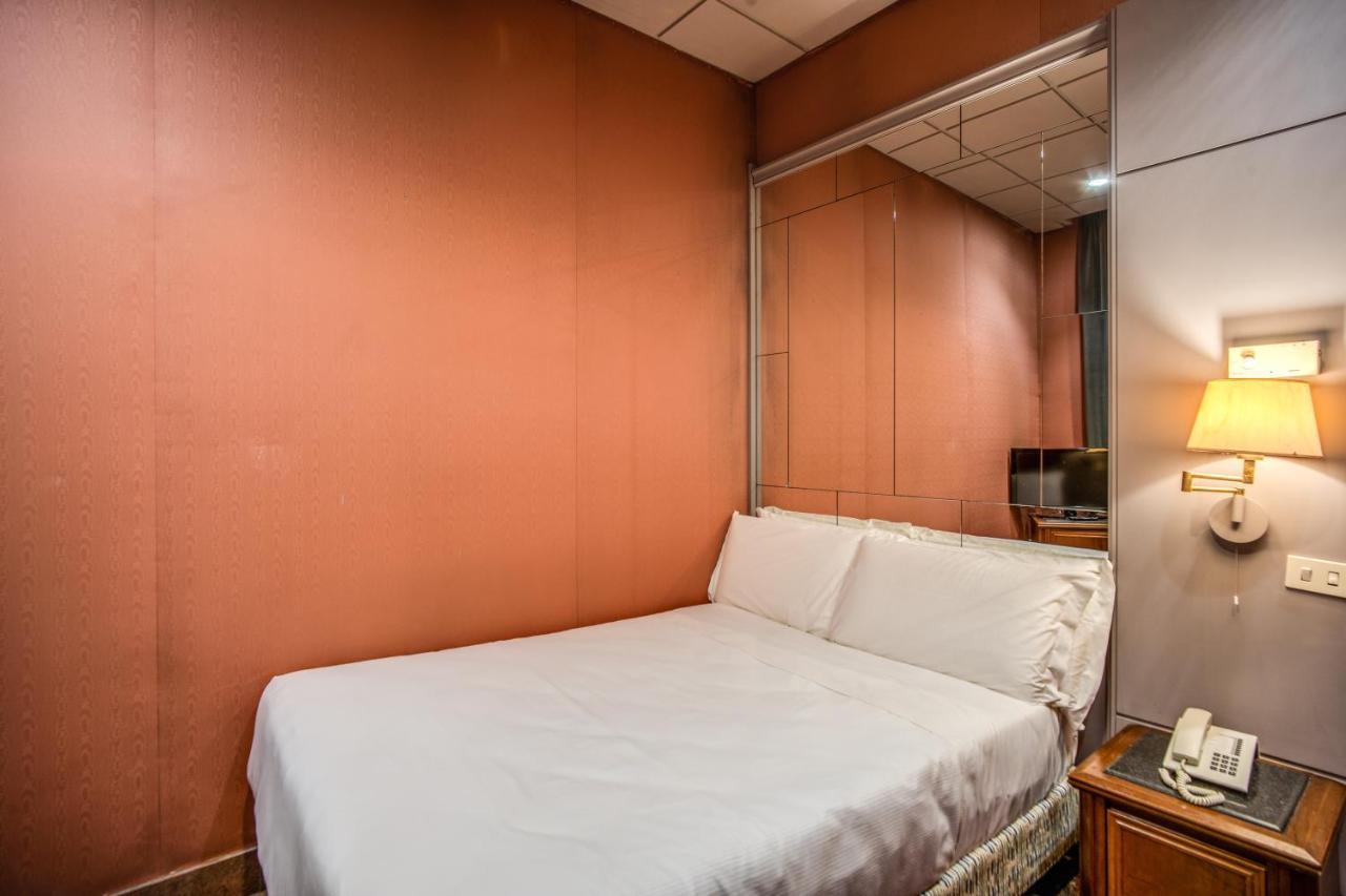Castro Pretorio Easy Rooms Рим Екстериор снимка