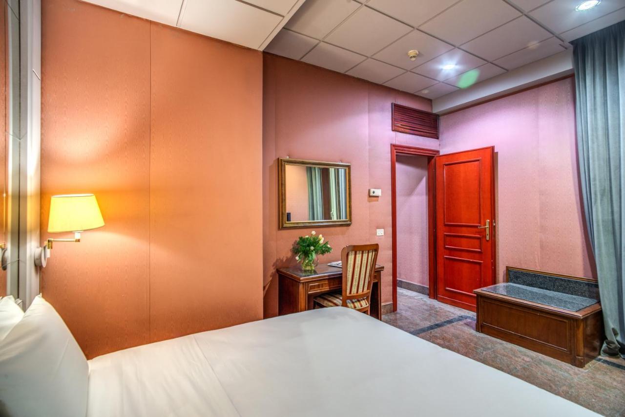 Castro Pretorio Easy Rooms Рим Екстериор снимка